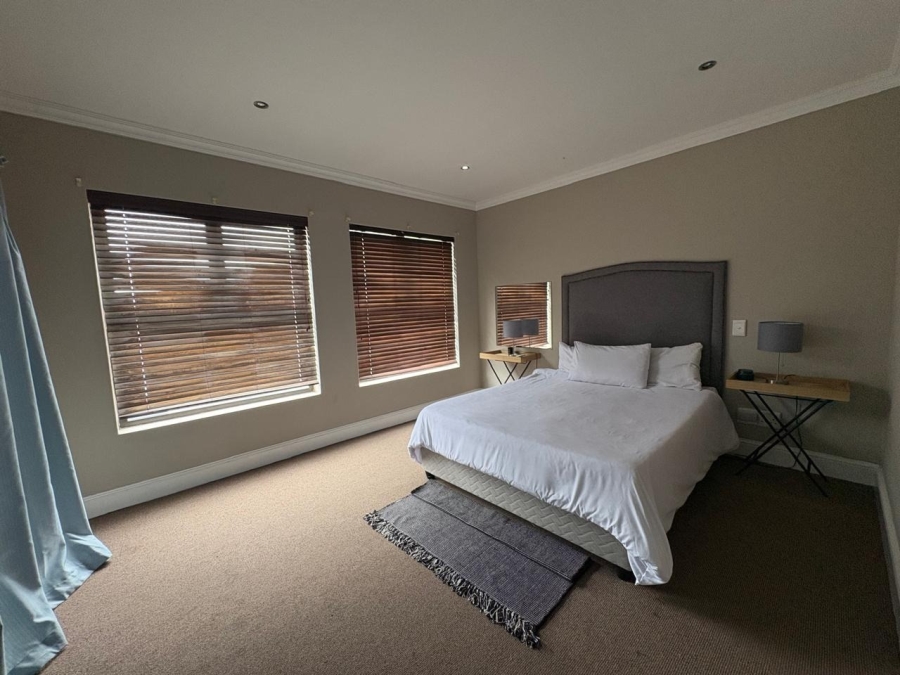 To Let 6 Bedroom Property for Rent in West Beach Western Cape